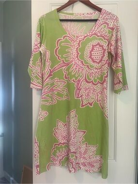 Before+Again Women’s Green & Pink Floral V-Neck Dress